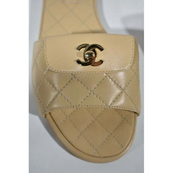 Chanel REV Beige Turnlock Quilted Gold CC Logo Mules Slide Sandal Flop Flat 39.5 - Picture 7 of 12